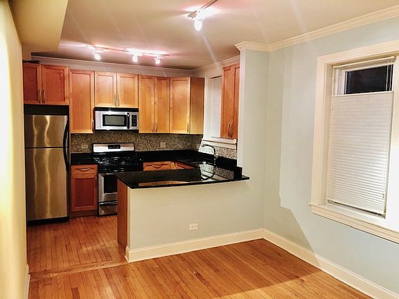 5th image of 924 W Ainslie St APT 2N