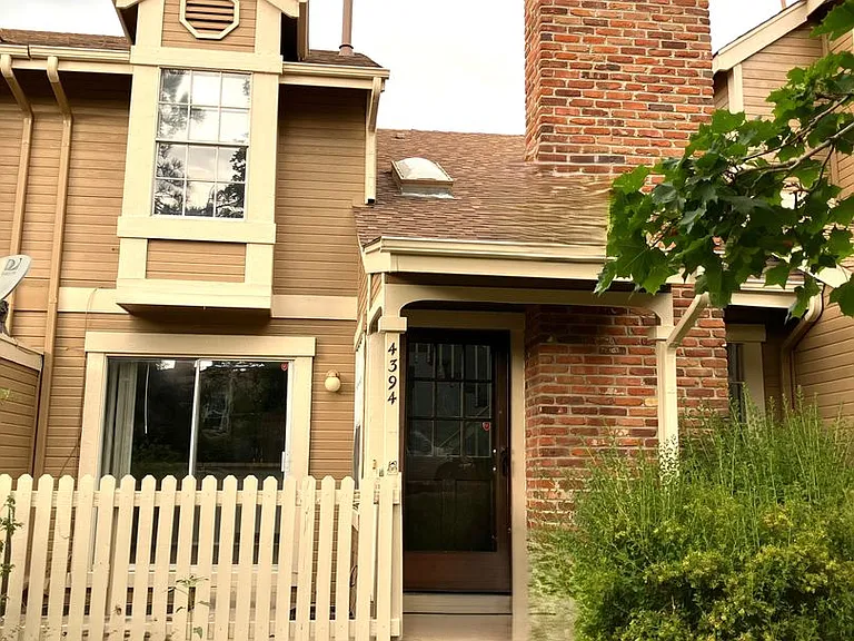 4394 S Blackhawk Way — Photo 2
