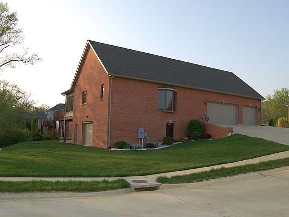 4th image of 2 Timberwood Dr