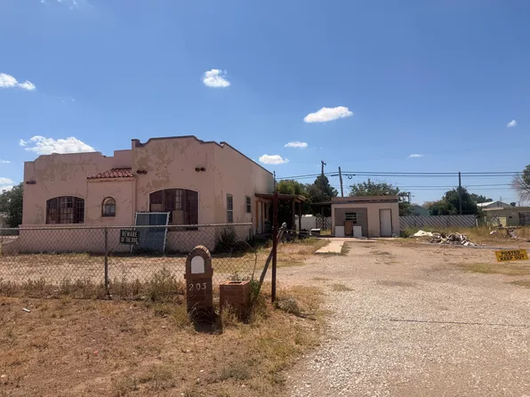 203 W Skelly St, Hobbs, NM 88240