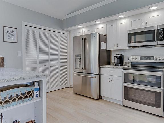 3rd image of 8987 Heron Walk Dr #8987