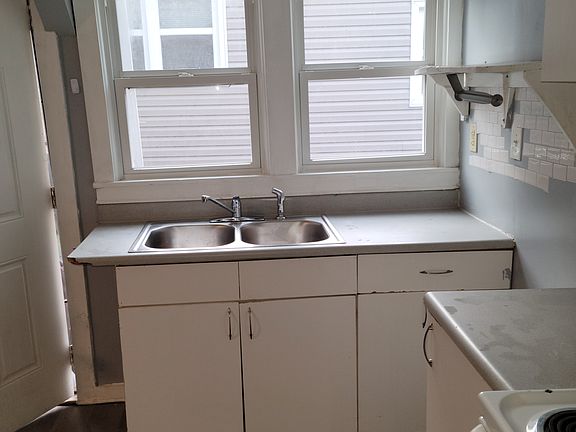 4th image of 618 Wooster St #B