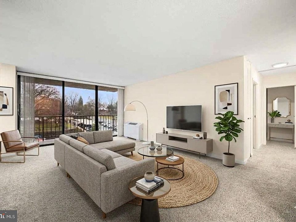 1st image of 801 Yale Ave APT 610