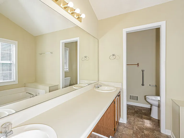 1610 Summit Rdg — Photo 11