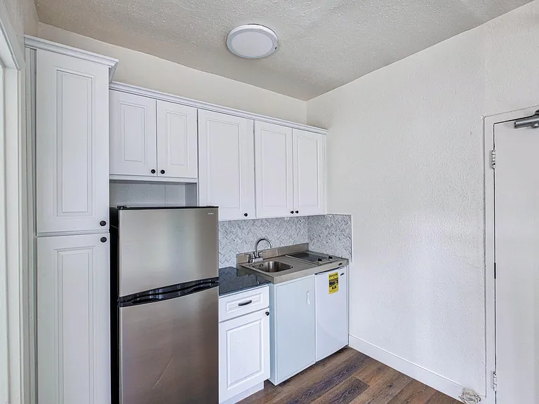 Hollymont Apartments — Photo 23