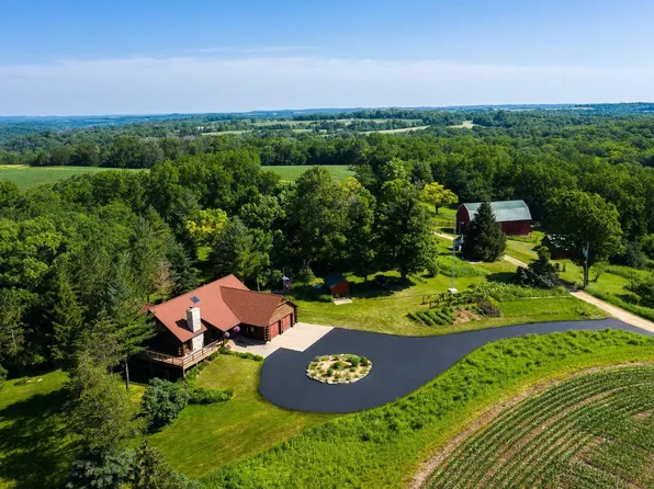3302 Bethlehem Rd, Dodgeville, WI 53533