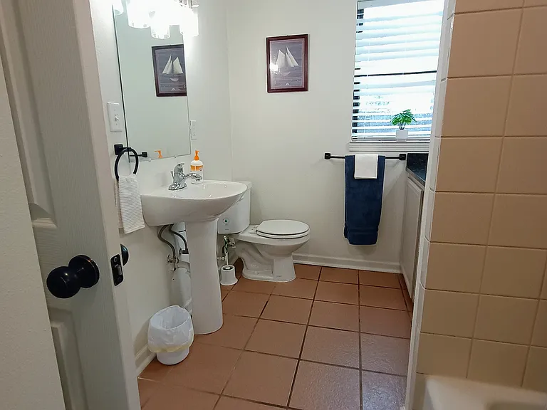 1312 S Quaker Ave #10 — Photo 5