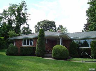 19 Orchard Pl, Hawthorne, NJ