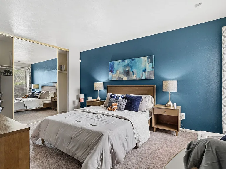 The Summit Apartments — Photo 8
