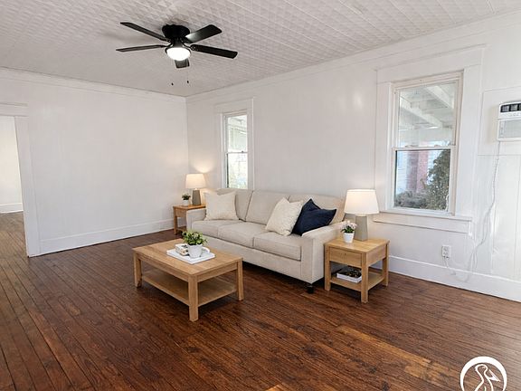 2nd image of 408 Stella St