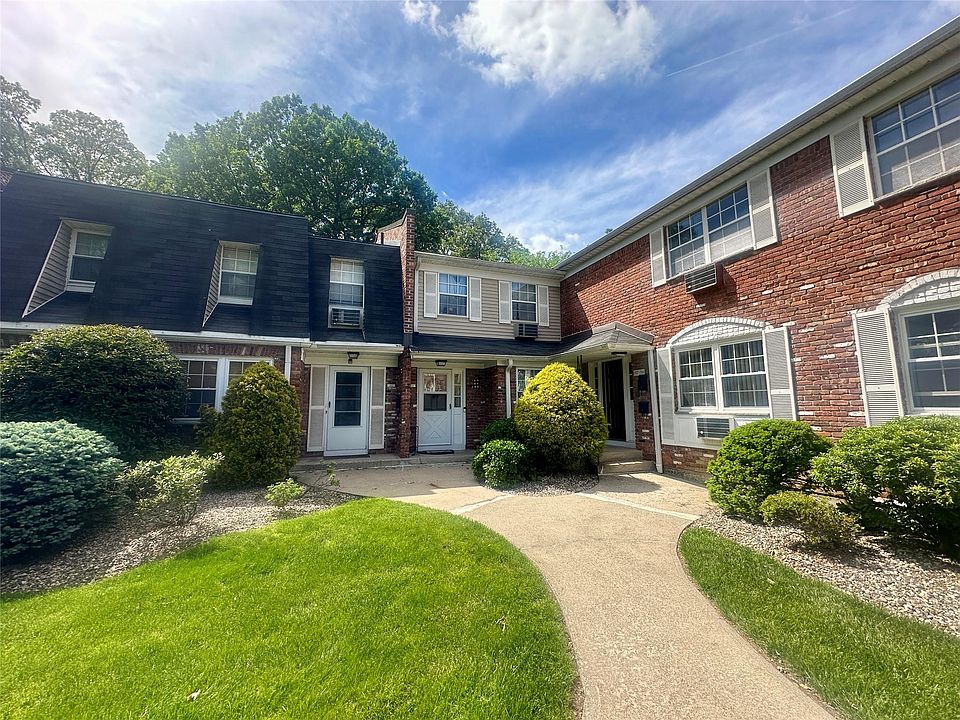 1st image of 202 Doxbury Lane