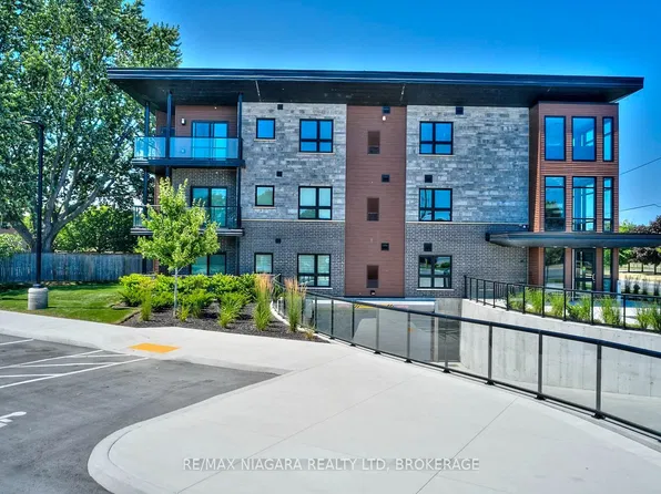 212 Lakeport Rd #307, Saint Catharines, ON L2N 0B4