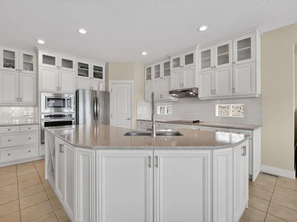 15712 135th St NW, Edmonton, AB T6V 1P6