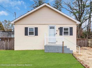 89 Back Rd, Manahawkin, NJ 08050