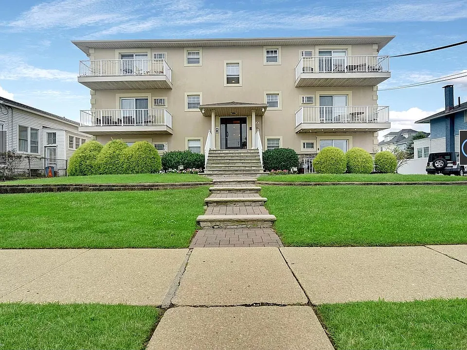 302 5th Ave #9