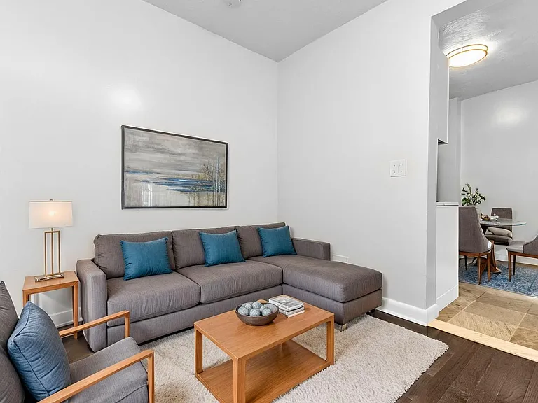 115 Perry St #1C — Photo 1