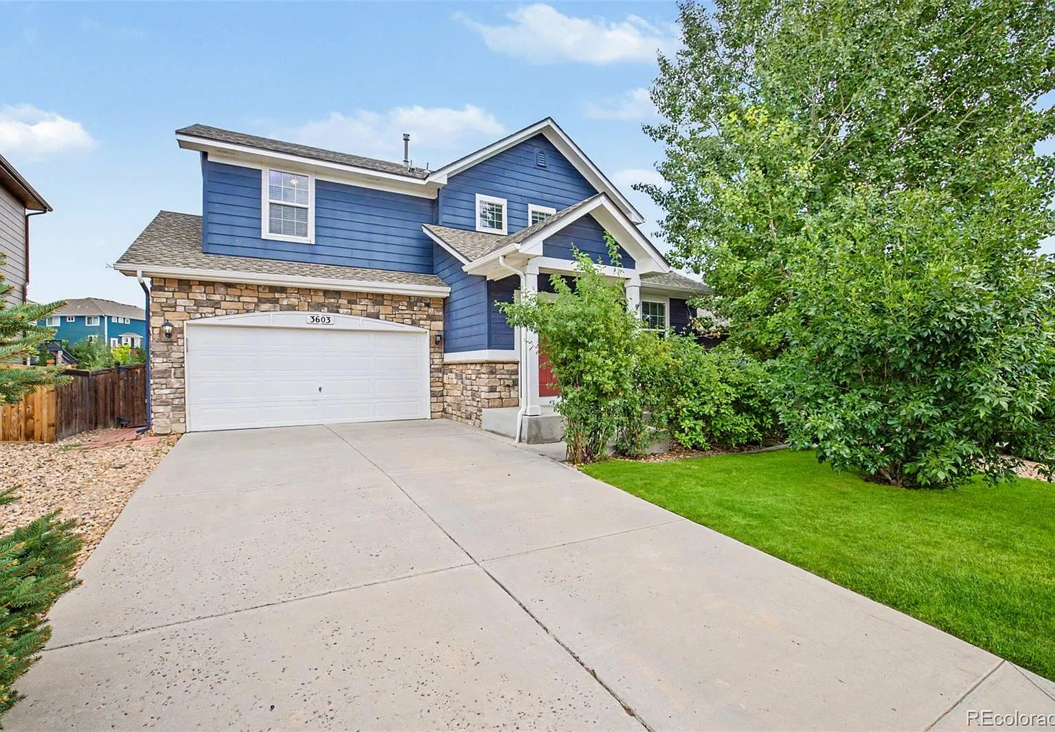 4 bed, 3.5 bath, 2244 sqft, $3,200 — Photo 2