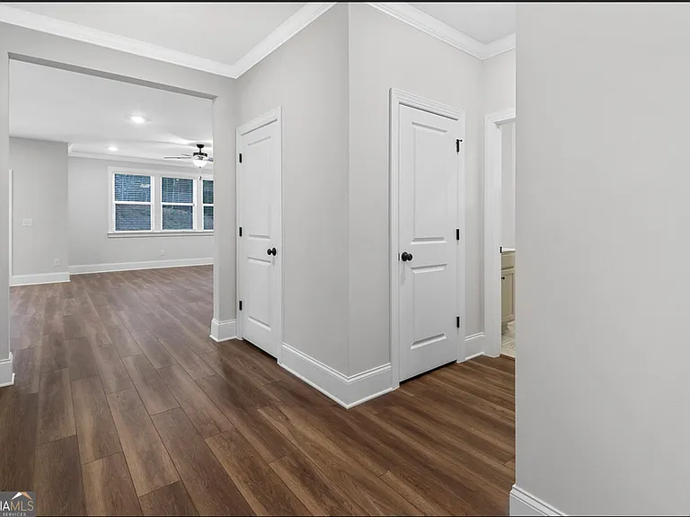 127 Vivian Ln — Photo 8