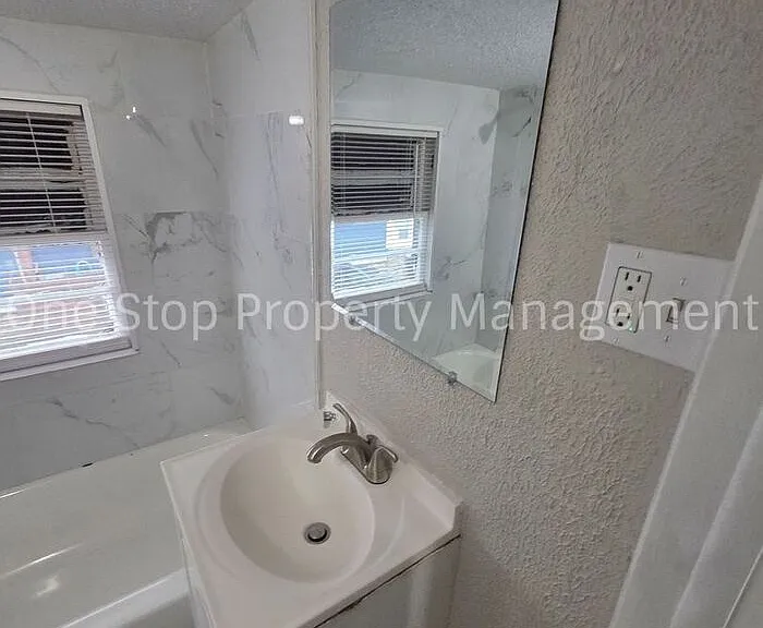 4224 Agnes Ave — Photo 22