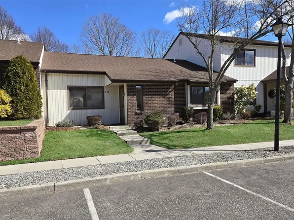 12 Woodmont Court, Holtsville, NY 11742