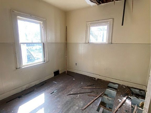 5th image of 456 E 149th St