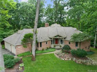 3510 Sutton Ln, Commerce Township, MI 48390