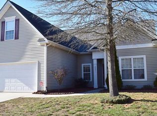 2807 Oakdale Pasture Dr, Charlotte, NC 28216