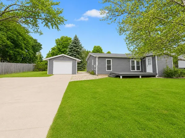611 Connie Ave, Fremont, MI 49412