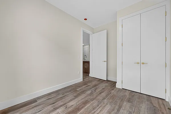 Bedroom, photo 2