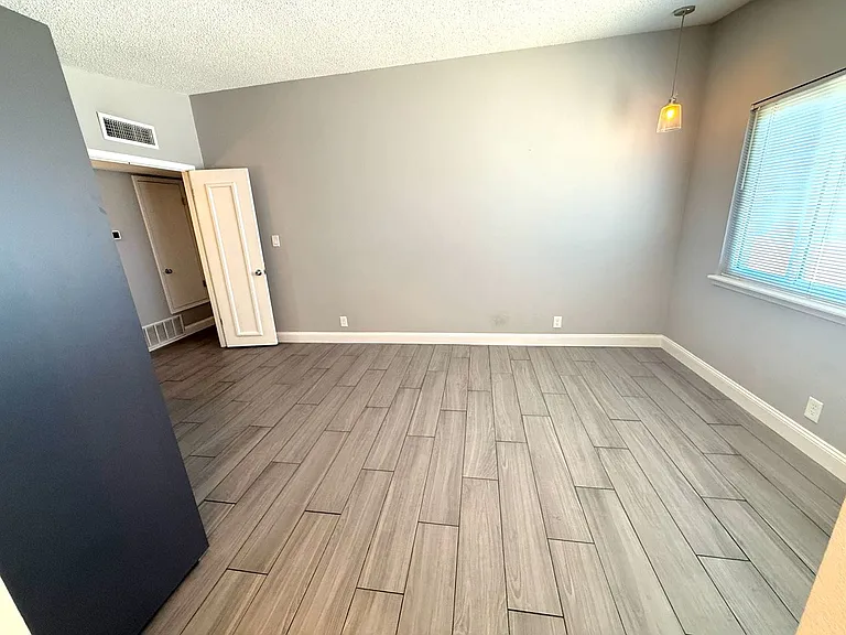 6028 Downey St NE — Photo 24