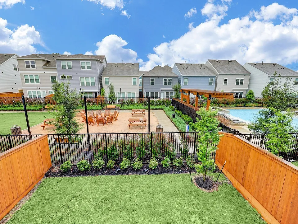 10920 Keaton Landing Dr