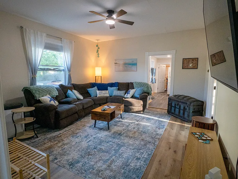 2141 Harrison Ave #1 — Photo 6