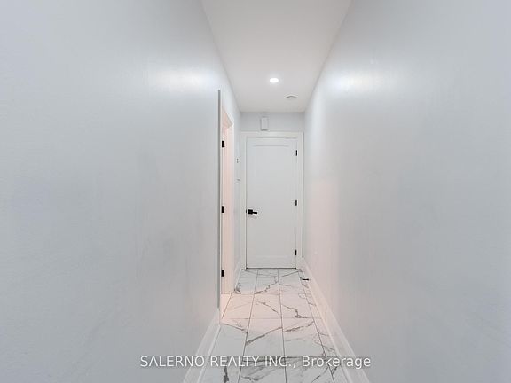 4th image of 756 Dundas St W