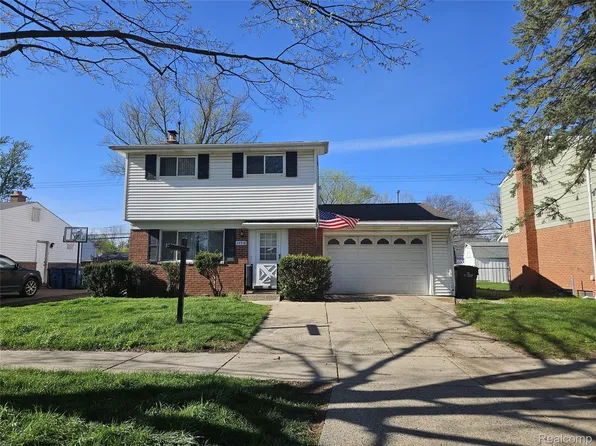 34918 Winslow St, Wayne, MI 48184