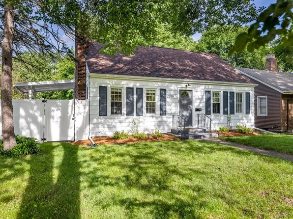 2019 Douglas St, Rockford, IL 61103