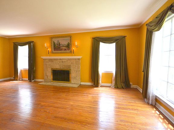 3rd image of 6915 N Knox Ave