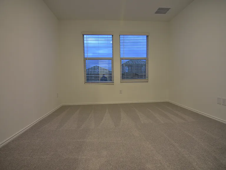 409 Keefer Ln — Photo 114