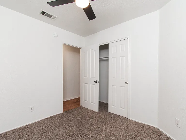 1213 Fox Creek Dr — Photo 14