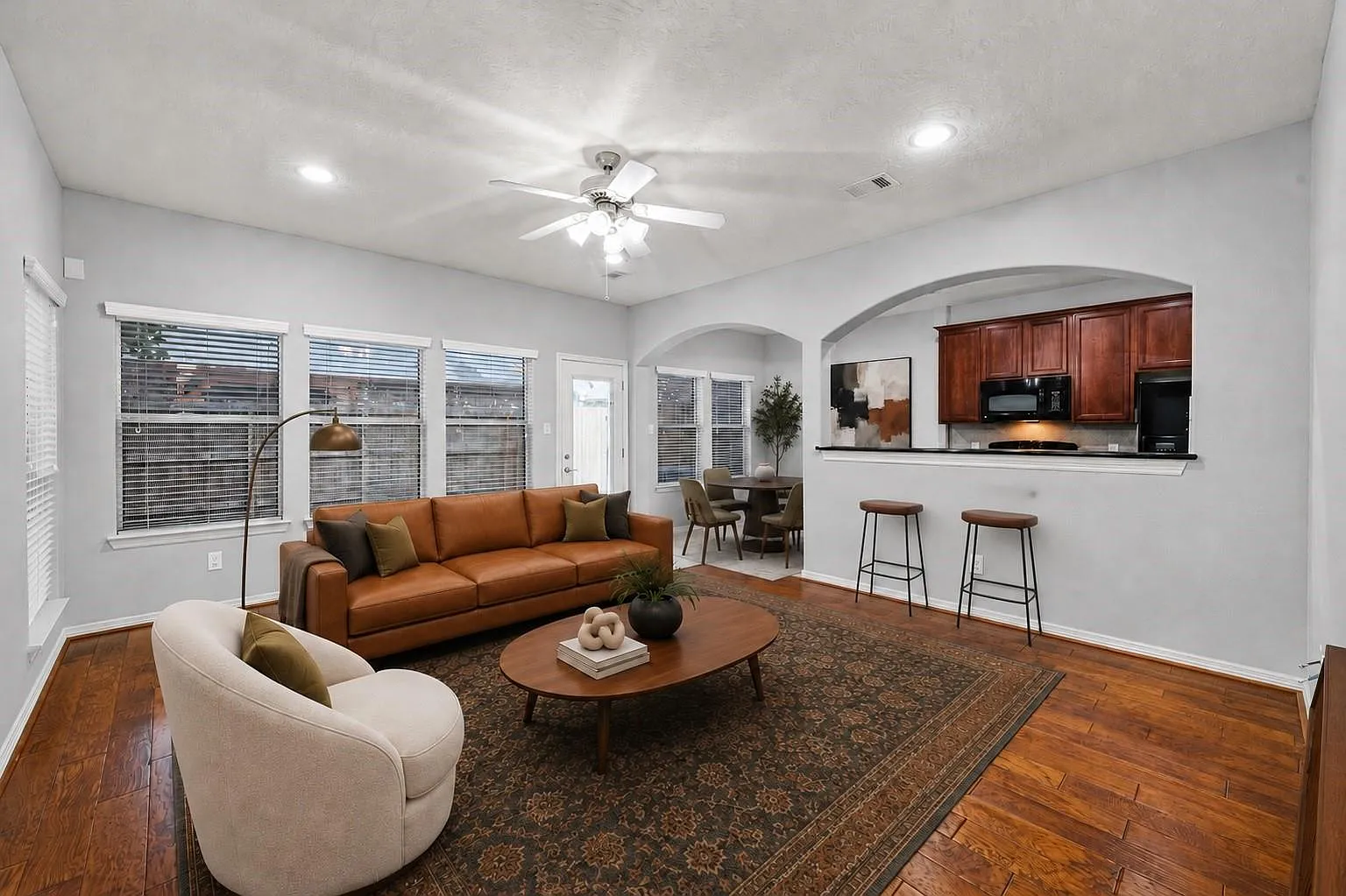 3 bed, 2.5 bath, 1537 sqft, $2,000 — Photo 4