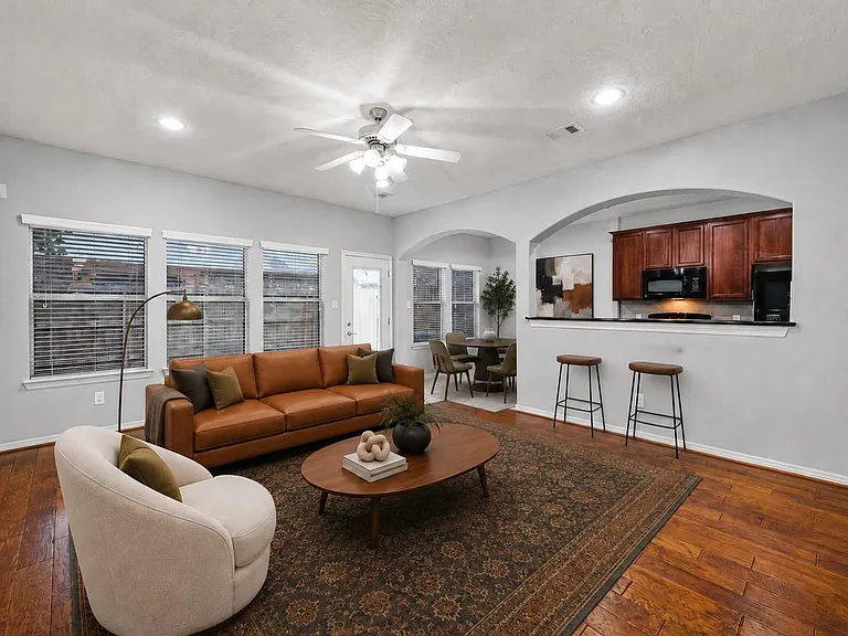 8910 Minola Oaks Dr — Photo 4