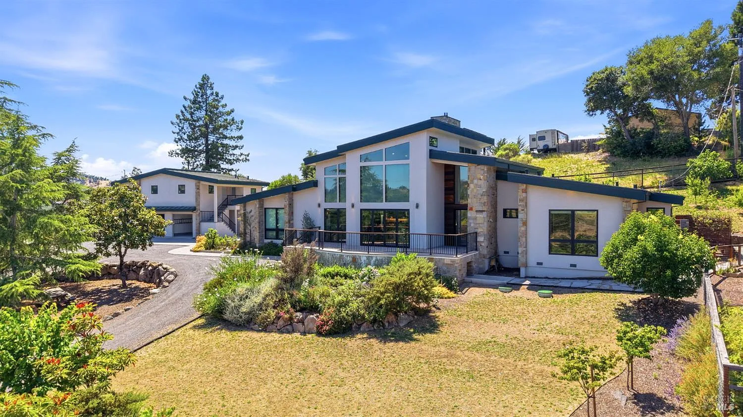 5363 Wilshire Drive - Photo 2