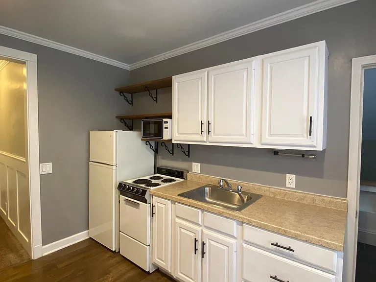 464 W South St #2 — Photo 2