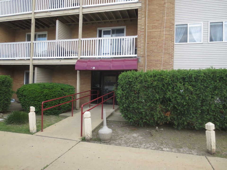 1st image of 910 Beau Dr Unit 214