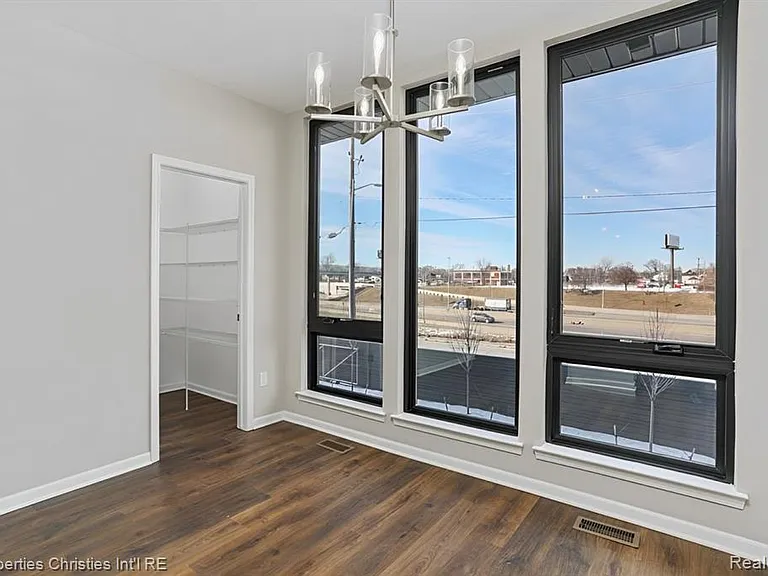 1507 W Fisher — Photo 16