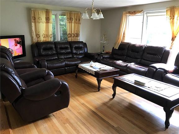 5th image of 305 Mansfield Dr