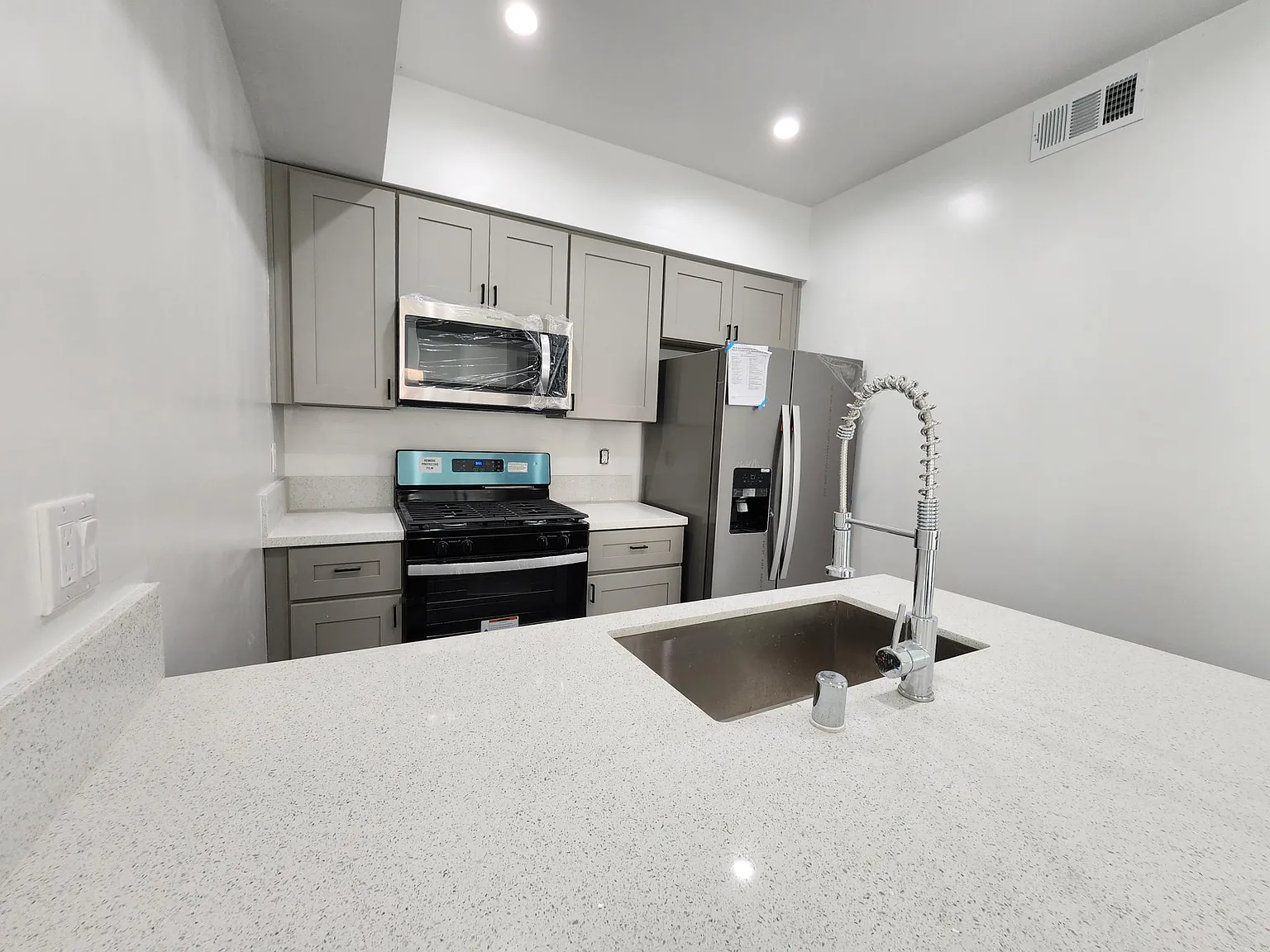 6515--6513 Florence Place Bell Gardens Cir — Photo 4