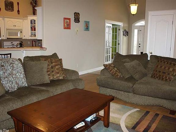 4th image of 831 Silverpeak Rd