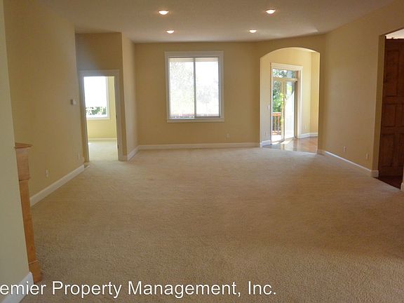 4th image of 1161 E Fir Ave