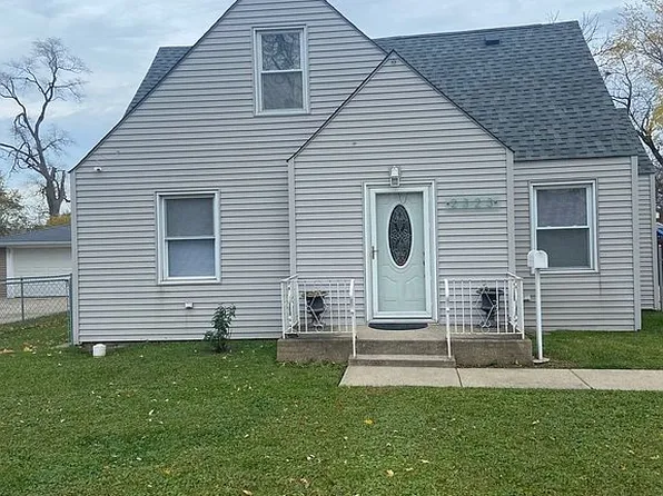 2323 N Hawthorne Ave, Melrose Park, IL 60164