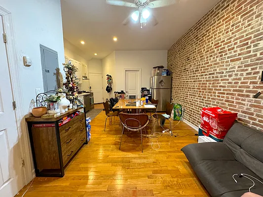 Rented by Capri Jet Realty Corp | media 1